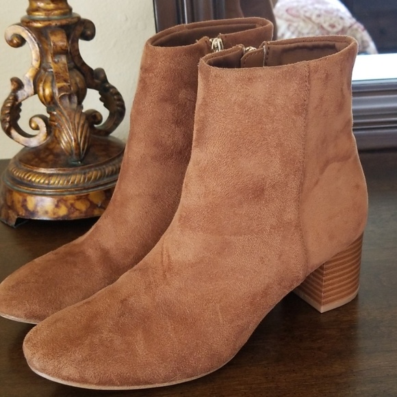 Shoes - Faux suede brown booties